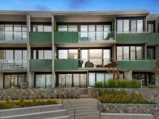 205/8 Anchor Pl