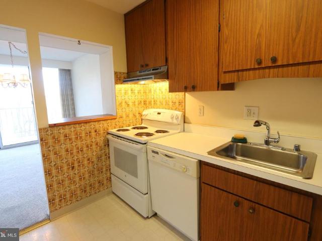 2059 Huntington Avenue # 612