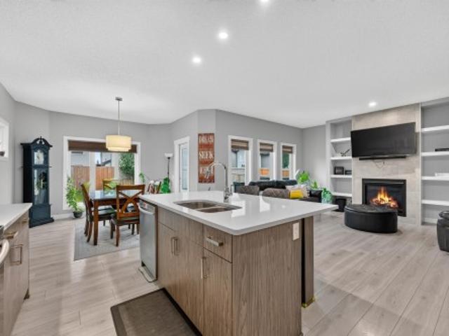 2050 Avenue Nw, Edmonton, AB, T5T 7L5 house for sale | Listing ID E4510 | Royal LePage