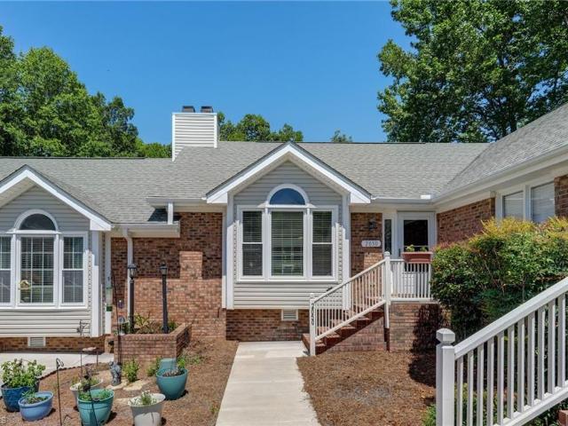 2050 E Hearthwood Court
