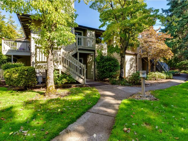 2051 lake isle ter