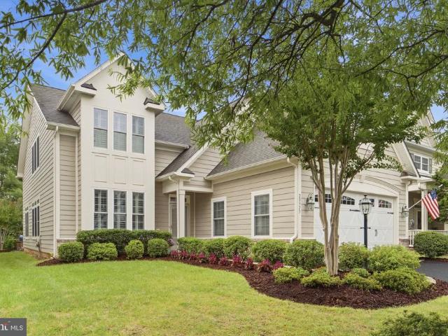 20523 Crescent Pointe Place