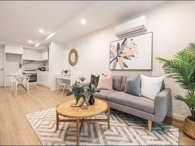 205/23 Russell Street Essendon