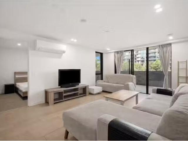 205/258 Northbourne Avenue, part SON Apartment for rent Liste.