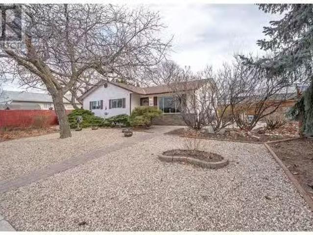 2052 Atkinson Street, Penticton, BC, V2A 8H5 house for sale.