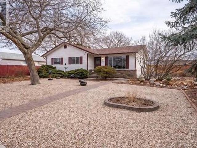 2052 Atkinson Street, Penticton, BC, V2A 8H5 house for sale | Listing ID 10390 | Royal LePage