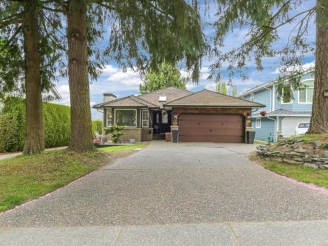 2053 Avenue, Langley, BC, V1M 2H6 house for sale | Listing ID R3143 | Royal LePage