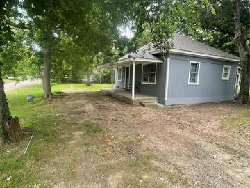 205 1st St, Pecan Gap, TX 75469 | MLS #21165