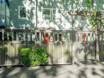 205 27th Avenue S # 205