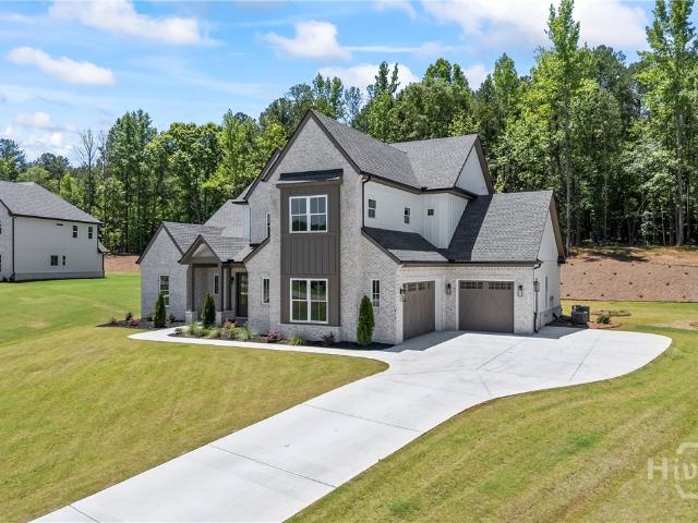 205 Chariot Court
