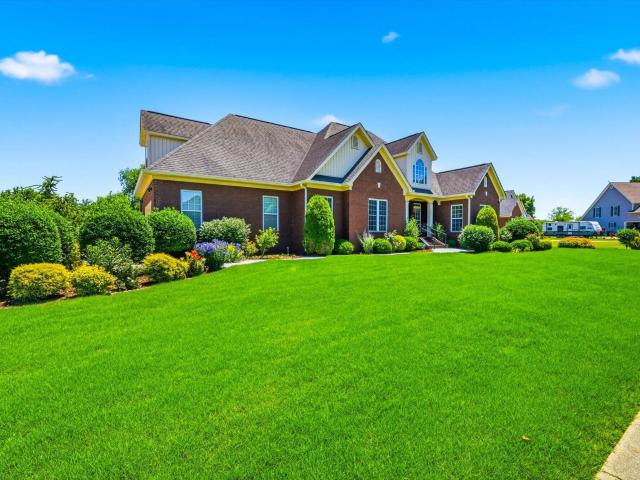 205 Abshire Lane NE