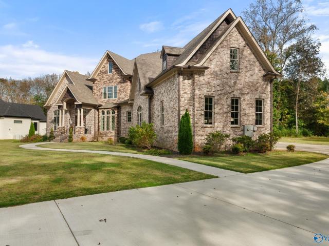 205 Briarwood Circle