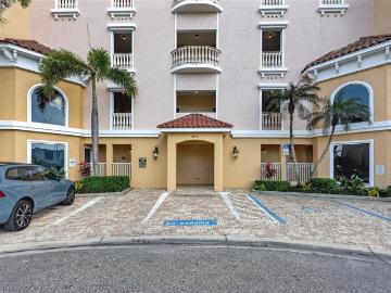205 Brightwater Drive Unit 202, Clearwater Beach, US, FL