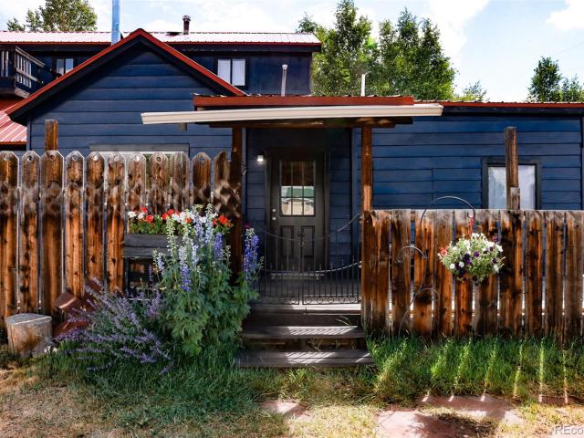 205 E 4th Street