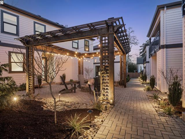 205 E Ave, Lake Oswego, OR 97034 | MLS #648119