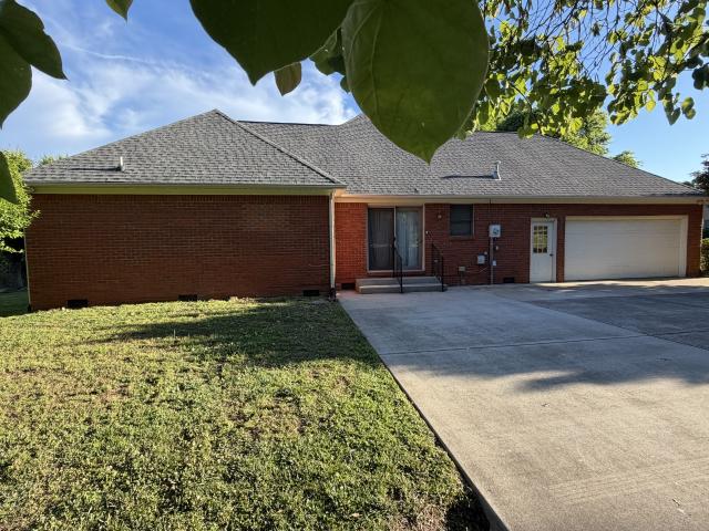 205 Ouida Ln