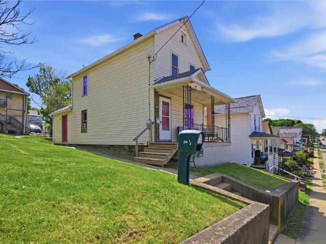 205 Lowell St