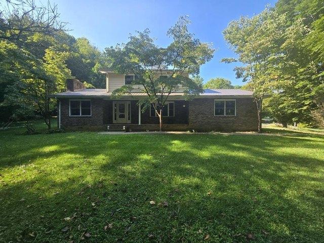 205 Laurelwood Acres Rd, Cedar Bluff, VA 24609