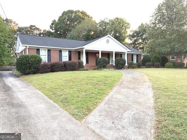 205 Maplewood Drive SE