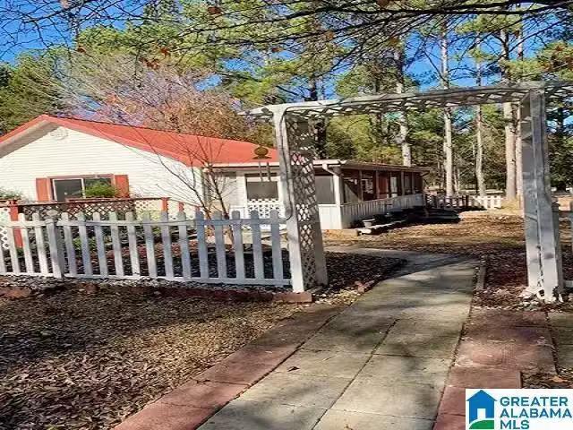 205 part EY DR, PELL CITY, AL 35128