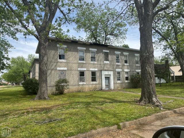 205 Pine 20 Units