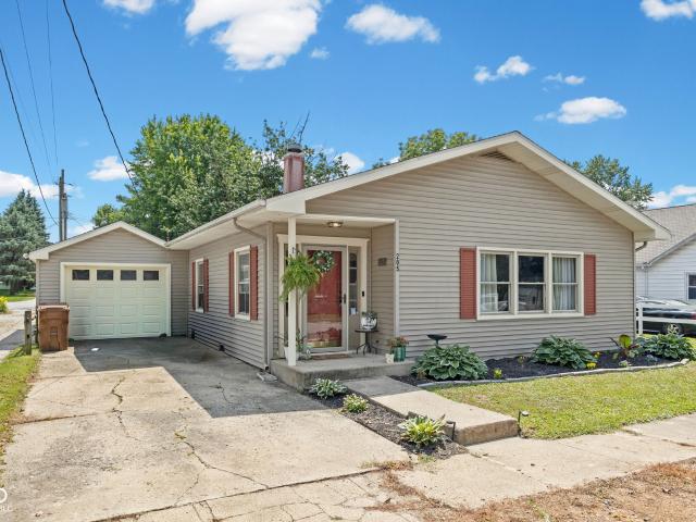 205 W Adams Street