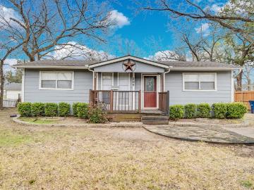 205 W Latimer St, Ennis, TX 75119 | MLS #21293