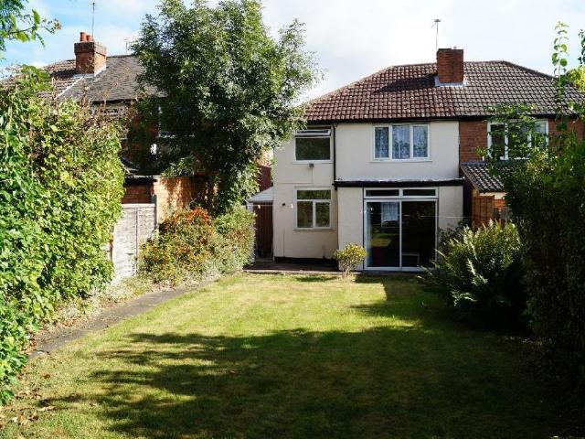 205 Warwards Lane, Stirchley, B29 7QU, United Kingdom | 4 bed duplex for rent #135866366 | Rentberry