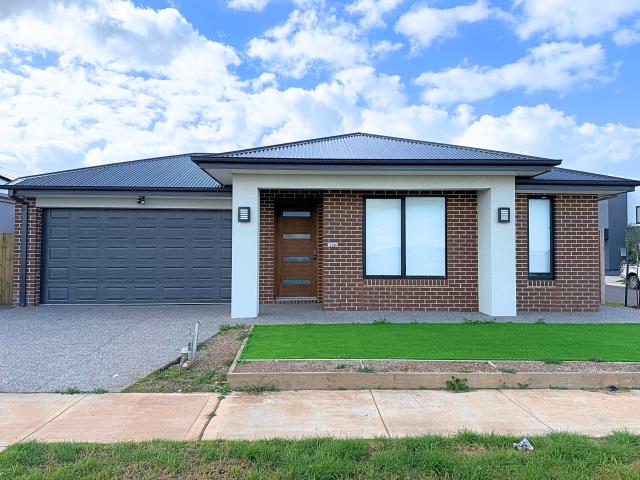 205 Whitecross Drive, Thornhill Park, VIC, 3335