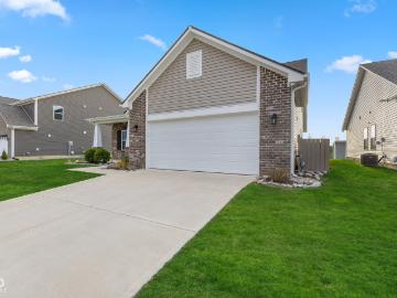 2064 Maplewood Lane