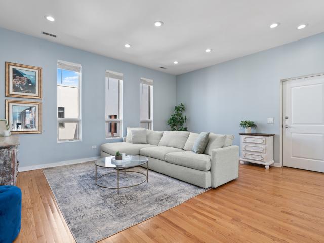2065 N Kedzie Avenue # 328