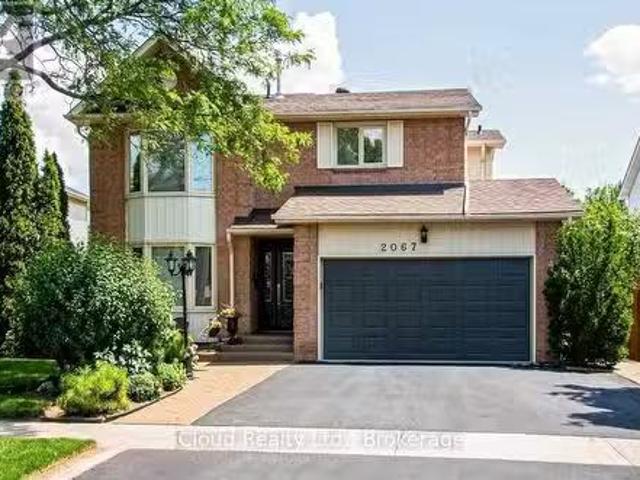 2067 Hunters Wood Drive, Burlington, ON, L7M 2T1 house for s.