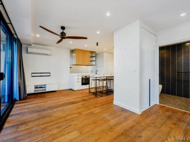 206/7 9 Railway Place, Fairfield, Melbourne