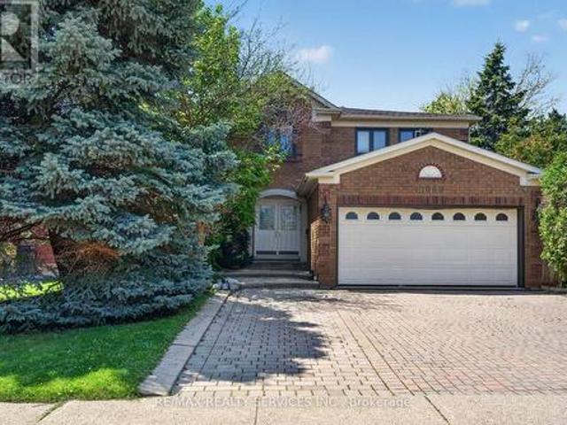2069 Schoolmaster Circle, Oakville, ON, L6M 3A1 house for sale | Listing ID W13599 | Royal LePage