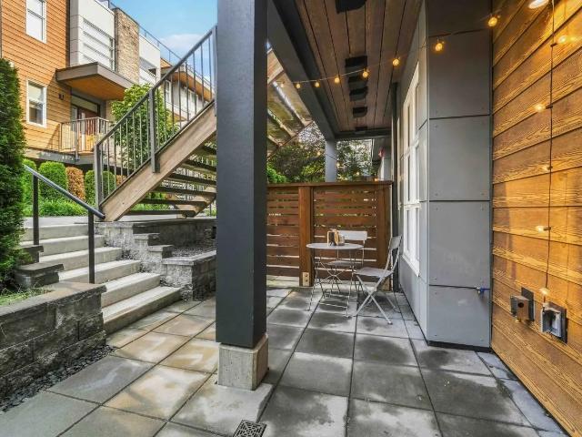 2060 Curling Road town house — North Vancouver, BC 1 Bedroom 1 Bedroom