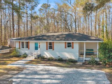 2062 Highway 142 E