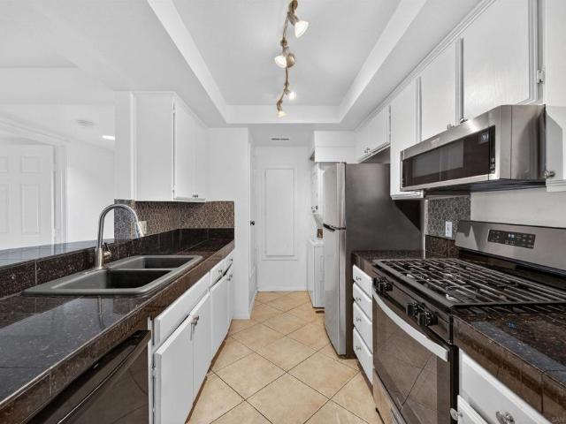 2063 Lakeridge Circle 101