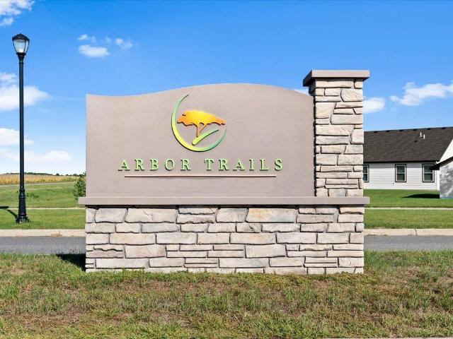 2063 Sandstone Loop N