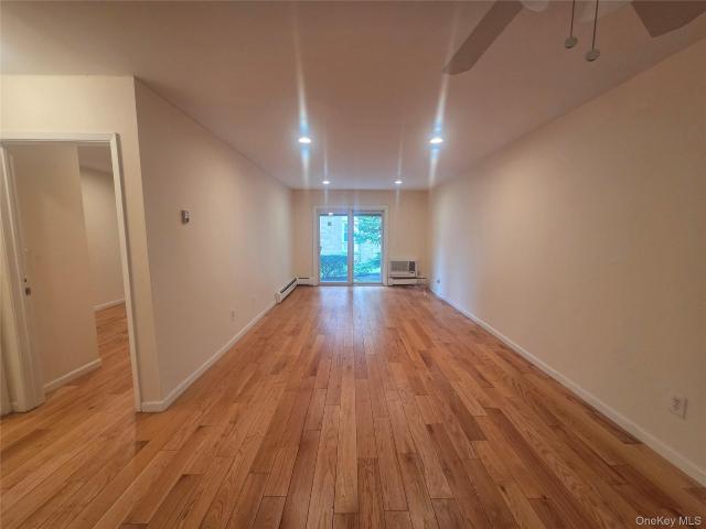 206 14 Emily Road, Unit 42L