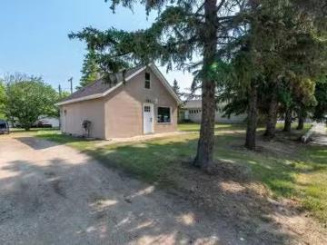 206 1St Avenue West, Maidstone, SK, S0M 1M0 house for sale.