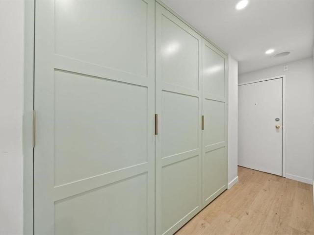 206 327 2nd Street W, North Vancouver