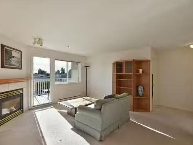 206 5711 Mermaid Street, Sechelt, BC, V7Z 0J6 Single Family.