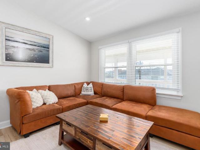 206 8Th Street # 33