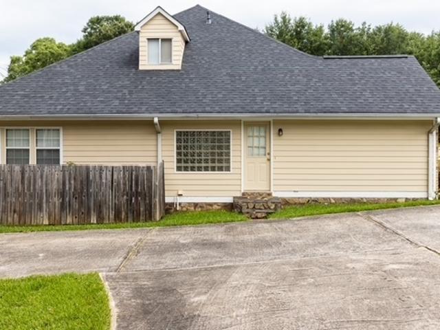 206 Cedarwood Lane