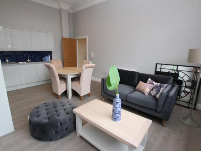 206 Derby Road, Nottingham NG7, 2 bed flat to rent, £1,300 pcm | PrimeLocation