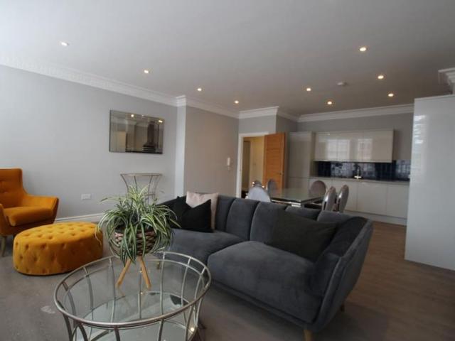 206 Derby Road, Nottingham NG7, 2 bed flat to rent, £1,325 pcm | PrimeLocation
