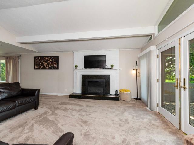 206 E Via Sistina Court