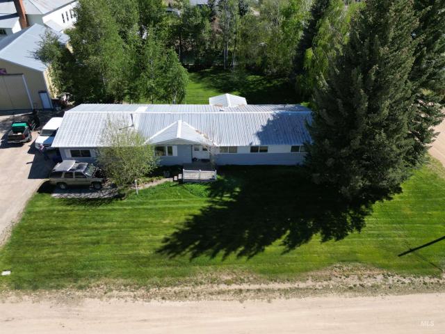 206 E Alturas Ave