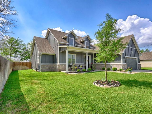 206 E Hinton Rd, Weimar, TX 78962 | MLS #4893