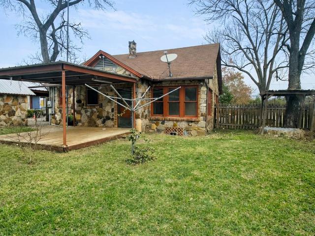 206 E Sandstone St, Llano, TX 78643 | MLS #176120